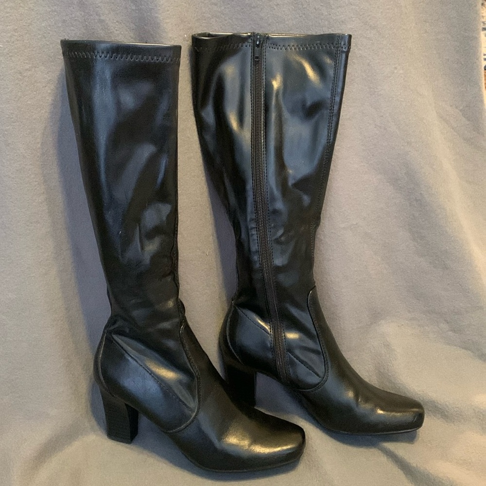 Boots knee length